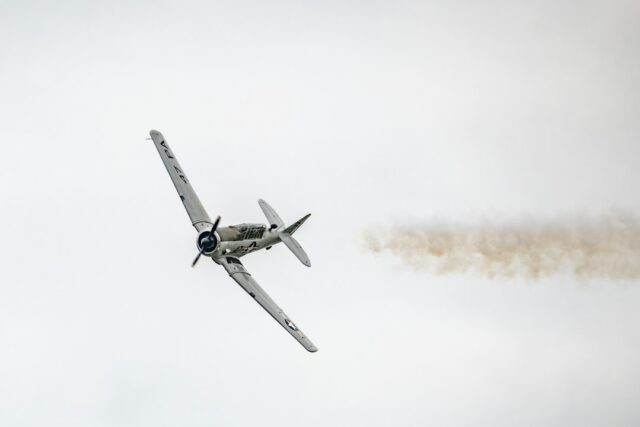 Photo spectacular attack maneuvers