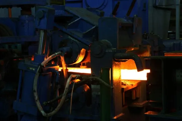 Photo Romanian metallurgy blade forging guide